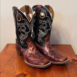 Ariat Men's Black and Brown Leather Boots